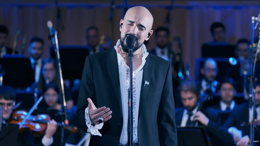 Fotograma de presentación de la canción